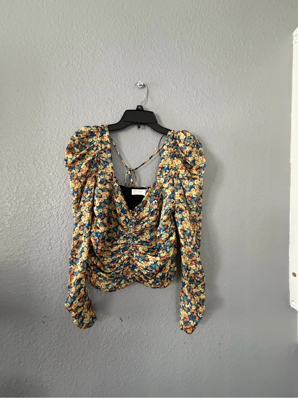 Astr Floral Ruched Puff-Sleeve Crop Top